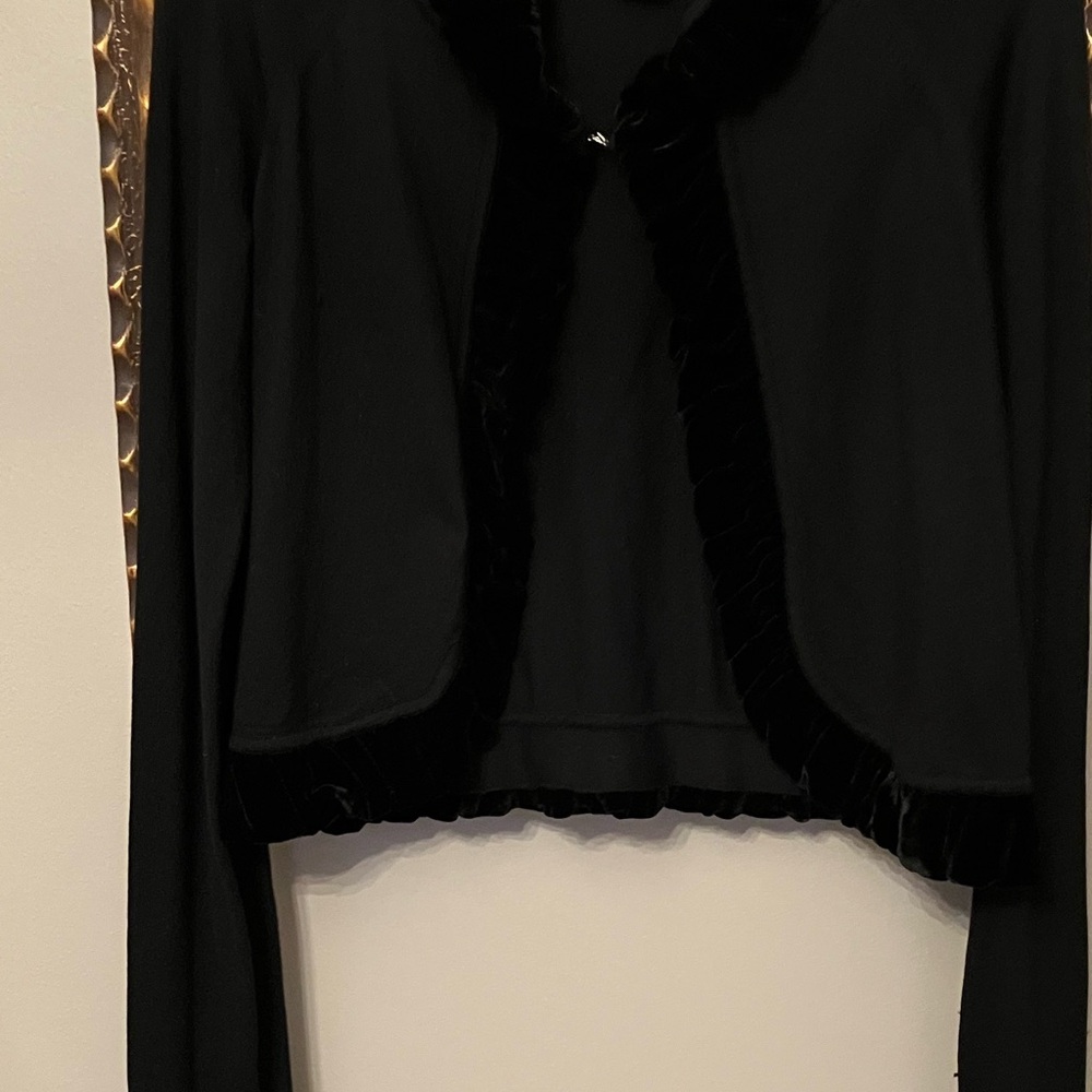 Mac & Jac beautiful sweater with velvet on collar and on sleeves.